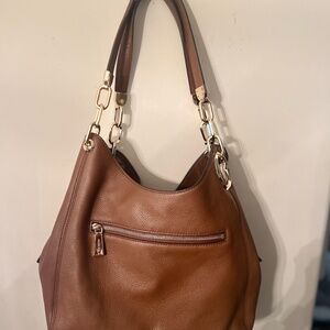 MICHAEL KORS  Leather  medium brown “LILLIE” Large Gold Tone Chain Shoulder Tote